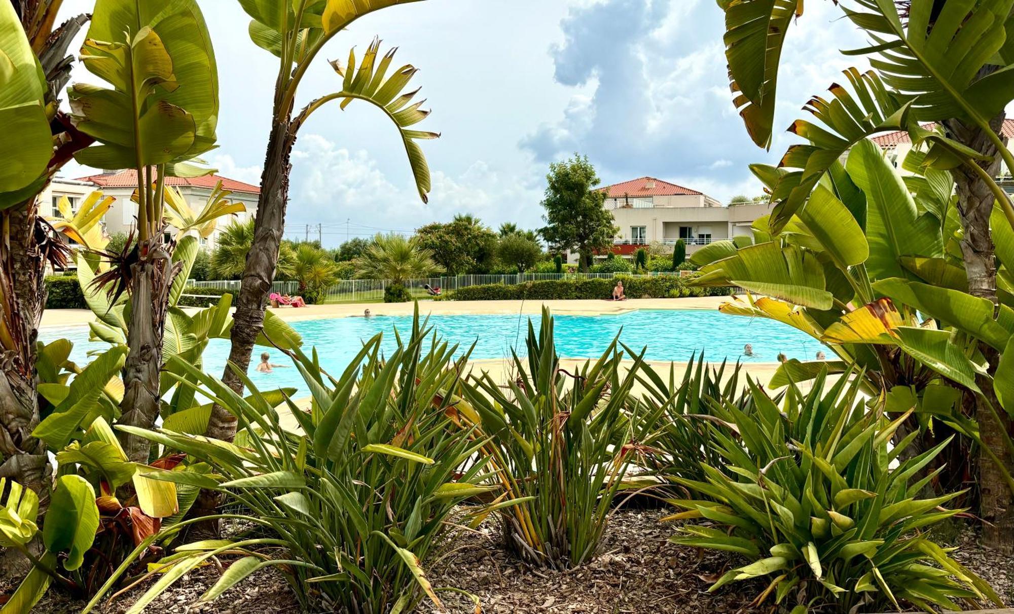 Beachside Apartment With Pool & Garden In Juan Les Pins Antibes Ngoại thất bức ảnh