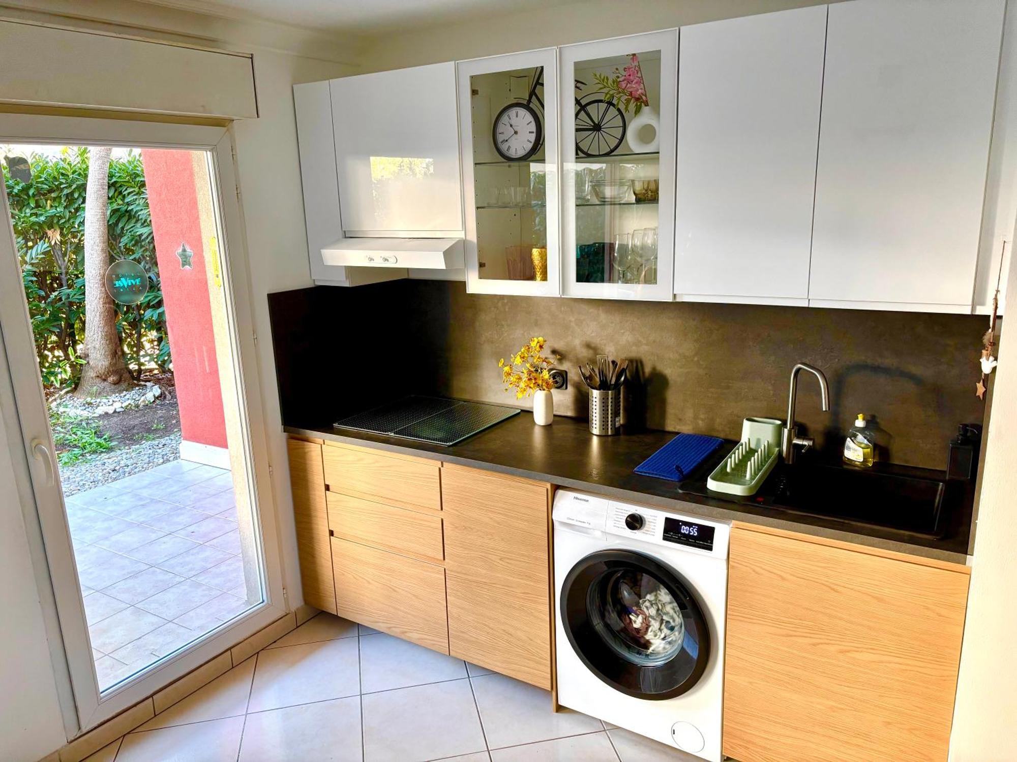 Beachside Apartment With Pool & Garden In Juan Les Pins Antibes Ngoại thất bức ảnh