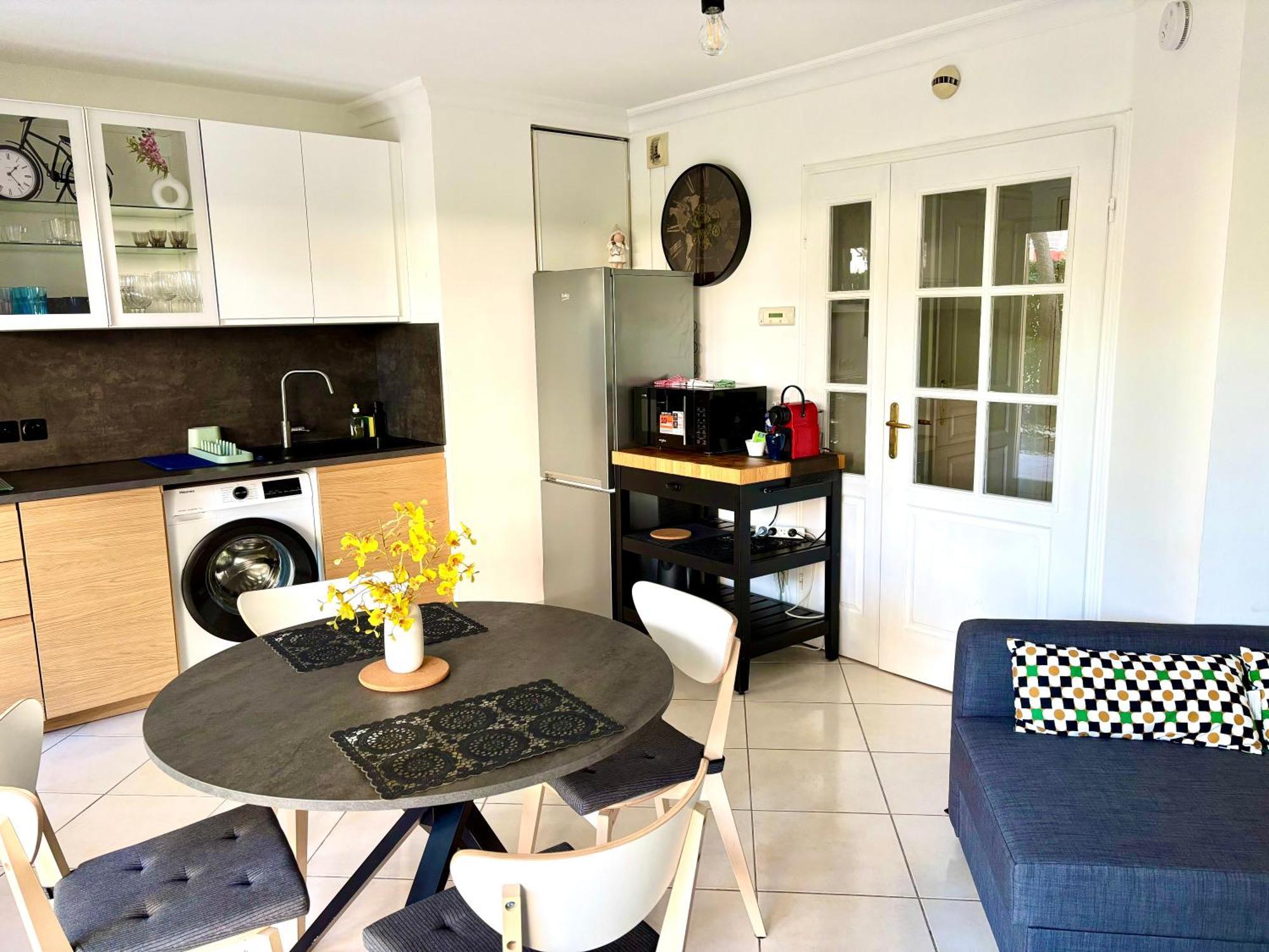 Beachside Apartment With Pool & Garden In Juan Les Pins Antibes Ngoại thất bức ảnh